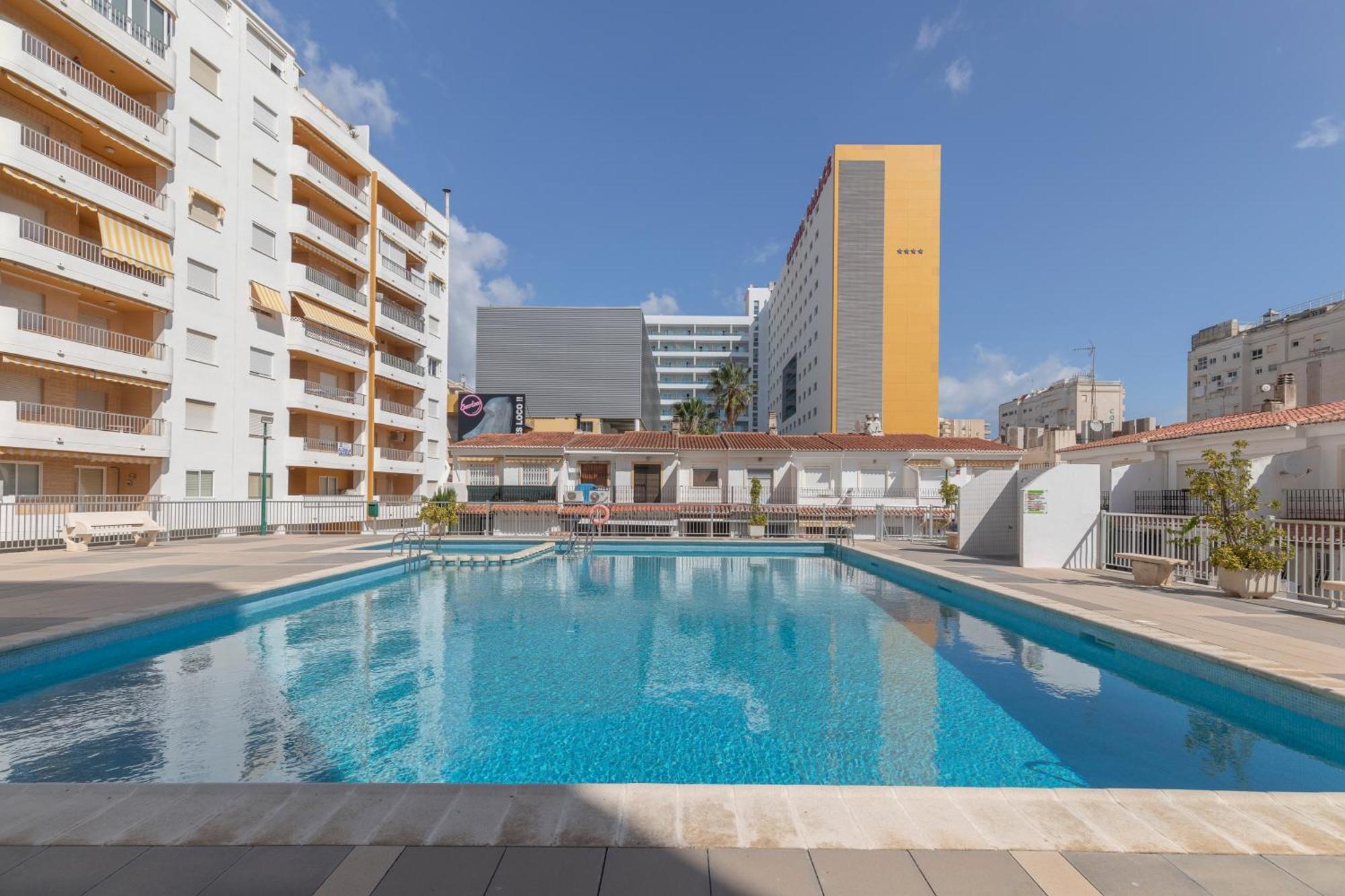 Retro Apartamento Divino Con Piscina Y Playa Familias Parejas Playa de Gandia 外观 照片